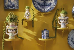 Bjørn Wiinblad Lady With Hat Vase 17 Bjørn Wiinblad Lady With Hat Vase -Salling Butik 2024 54050 54051 54052 06