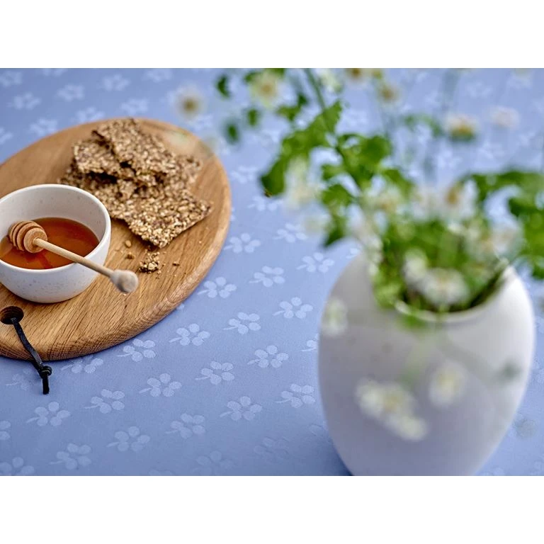 Södahl Forget-Me-Not Damask Dug, Blå, 140x220 Cm 2 Södahl Forget-Me-Not Damask Dug, Blå, 140x220 Cm - Billede 2