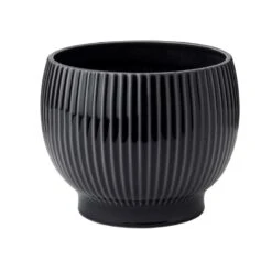 Urtepotteskjuler Med Riller, Sort, 14,5 Cm