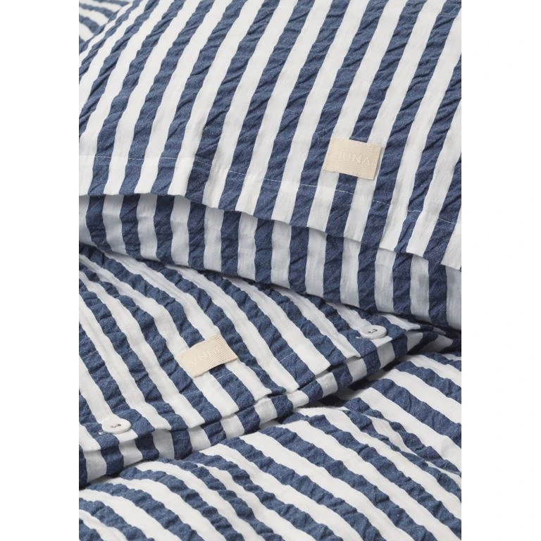 Juna Bæk&Bølge Lines Sengesæt, Mørkeblå/ Hvid, 140x220 Cm 3 Juna Bæk&Bølge Lines Sengesæt, Mørkeblå/ Hvid, 140x220 Cm - Billede 3
