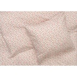 Juna Pleasantly Sengelinned, Rød, 140x200 Cm 6 Juna Pleasantly Sengelinned, Rød, 140x200 Cm -Salling Butik 636904 2