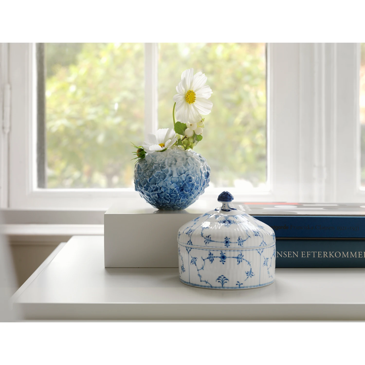 Royal Copenhagen The Art Of Giving Flowers Hortensia Vase, Blue 7 Royal Copenhagen The Art Of Giving Flowers Hortensia Vase, Blue - Billede 7