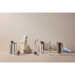 Eva Solo Glasdrikkeflaske, Taupe, 500 Ml 5 Eva Solo Glasdrikkeflaske, Taupe, 500 Ml -Salling Butik eva solo glasdrikkeflaske 500 ml taupe 2