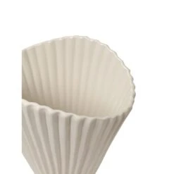 Ferm LIVING Fountain Vase, Råhvid 7 Ferm LIVING Fountain Vase, Råhvid -Salling Butik fermliving fountainvase 1104264792 pack 3